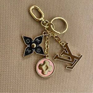 Elegant Gold and Pink Key Holder